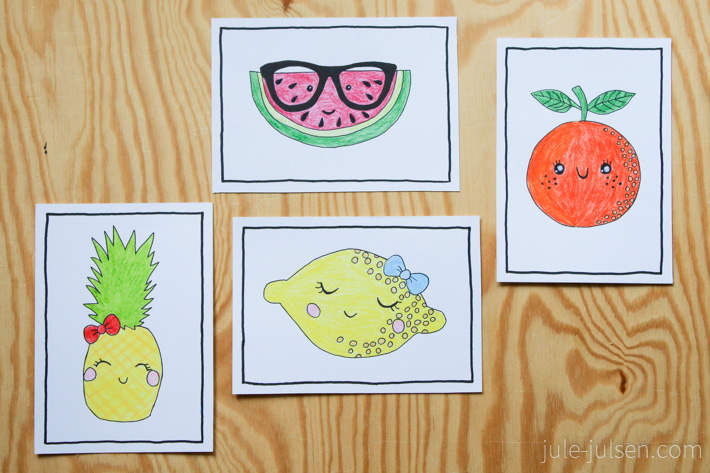 selbstgemachte Postkarten mit lustigen Fruechten darauf; Ananas, Melone, Orange, Zitrone selbstgemachte Postkarten mit lustigen Fruechten darauf; Ananas, Melone, Orange, Zitrone