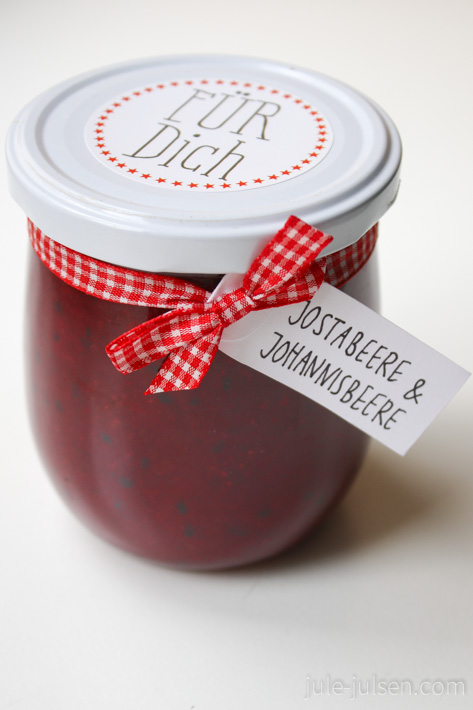 selbstgemachte Josta-Johannisbeer Marmelade