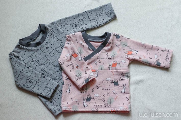 Selbstgemachte Babypullover; links mit Rundhalsausschnitt und rechts mit Ausschnitt in Wickeloptik Selbstgemachte Babypullover; links mit Rundhalsausschnitt und rechts mit Ausschnitt in Wickeloptik