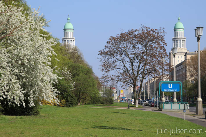 Blick vom U-Bahnhof Weberwiese auf das Frankfurter Tor