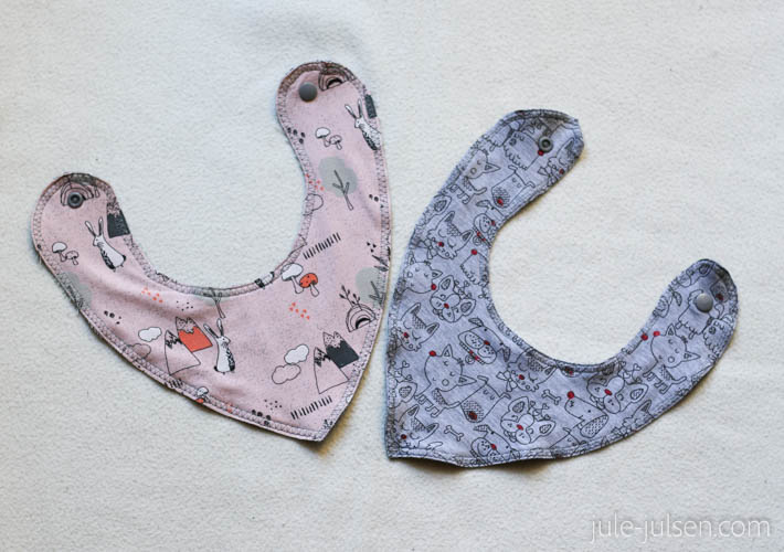 Selbstgemachte Babyhalstuecher mit Druckknoepfen Selbstgemachte Babyhalstuecher mit Druckknoepfen