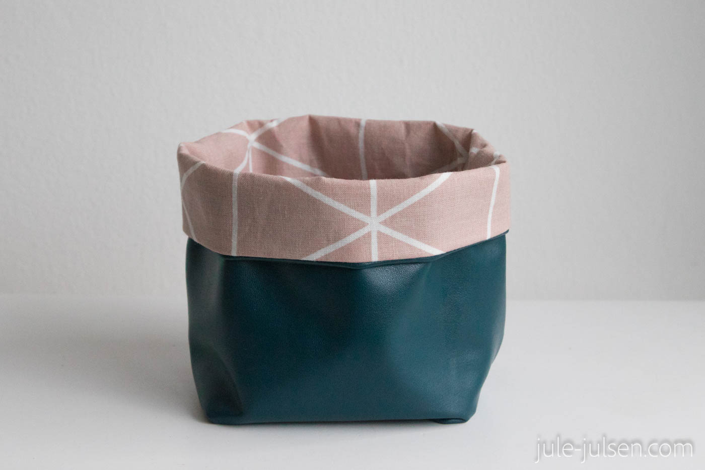 diy Utensilo aus Kunstleder und Baumwolle