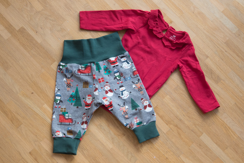 diy Weihnachtsbabyhose nach dem Schnitt von Frau Kaeferin naeht