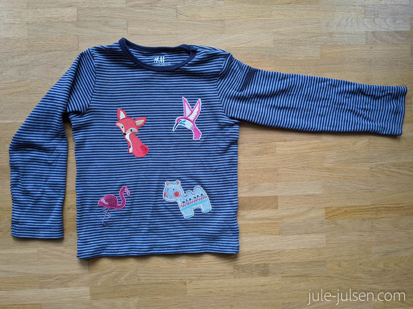 Shirt mit bunten Tierflicken gemacht aus einem alten Body