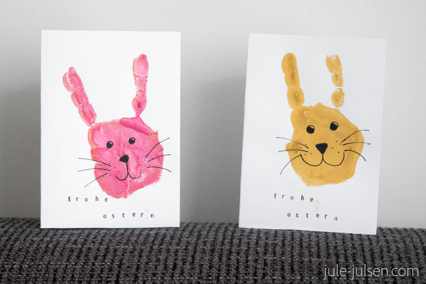 Osterkarte mit niedlichem Hasenmotiv gemacht aus dem Handabdruck eures Kindes Osterkarte mit niedlichem Hasenmotiv gemacht aus dem Handabdruck eures Kindes